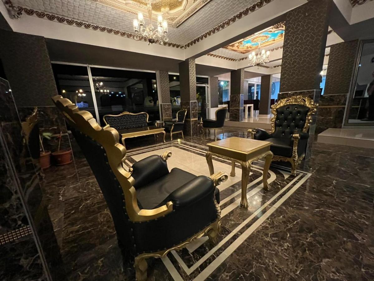 Grand Black Hotel Mersin  Buitenkant foto